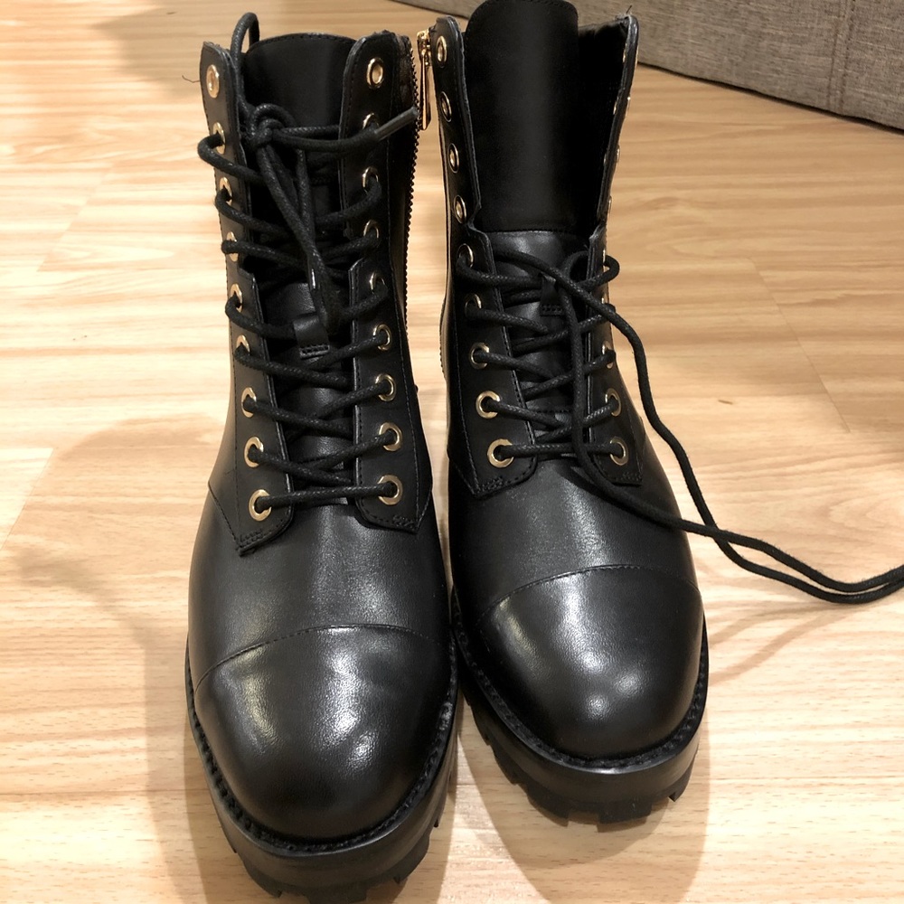 Michael Kors Ankle boots - Picture 2 of 2